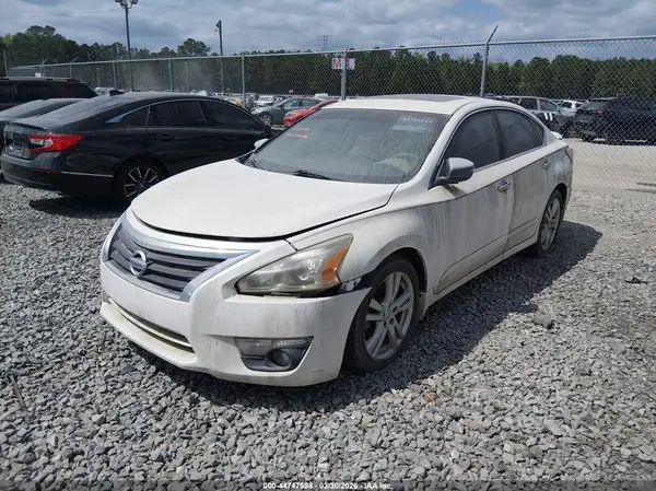1N4BL4DV9MN374666 2021 NISSAN ALTIMA - Image 2