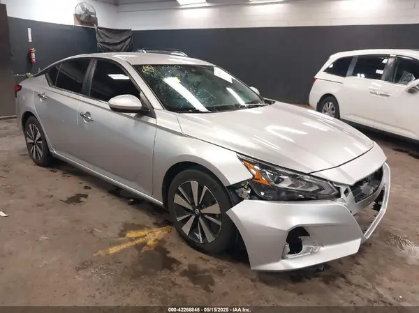 1N4BL4DV9NN385698 2022 NISSAN ALTIMA - Image 1