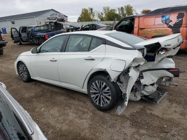1N4BL4DV9PN358360 2023 NISSAN ALTIMA - Image 2