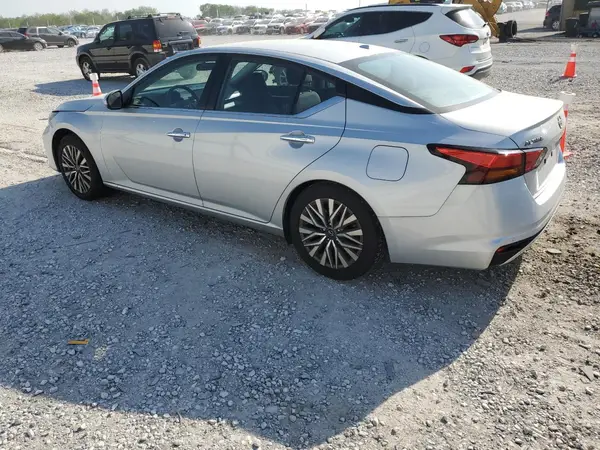 1N4BL4DV9PN372582 2023 NISSAN ALTIMA - Image 2