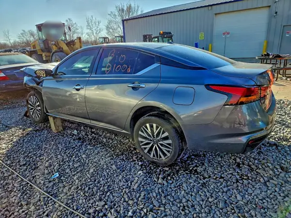 1N4BL4DV9PN389978 2023 NISSAN ALTIMA - Image 2
