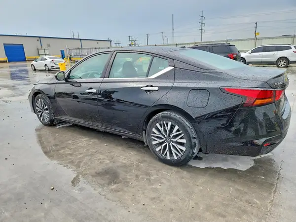 1N4BL4DV9PN393755 2023 NISSAN ALTIMA - Image 2