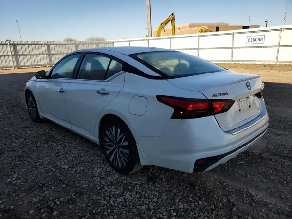 1N4BL4DV9PN418136 2023 NISSAN ALTIMA - Image 2