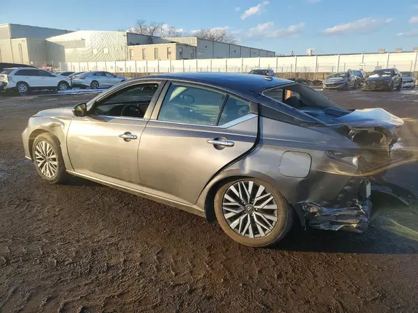 1N4BL4DV9RN302454 2024 NISSAN ALTIMA - Image 2