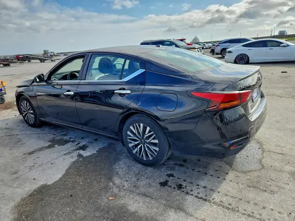 1N4BL4DV9RN365330 2024 NISSAN ALTIMA - Image 2