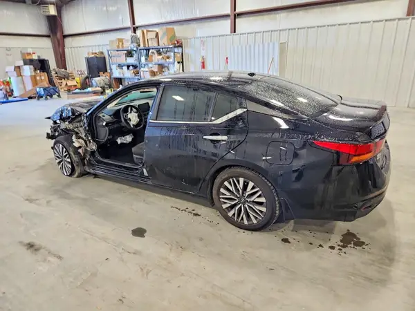 1N4BL4DV9RN367823 2024 NISSAN ALTIMA - Image 2