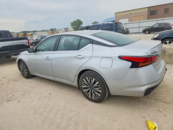 1N4BL4DV9RN377140 2024 NISSAN ALTIMA - Image 2