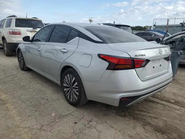 1N4BL4DV9RN398831 2024 NISSAN ALTIMA - Image 2