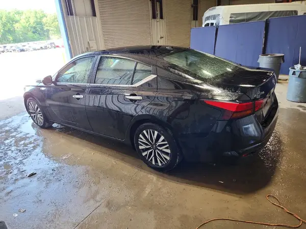 1N4BL4DV9RN410928 2024 NISSAN ALTIMA - Image 2