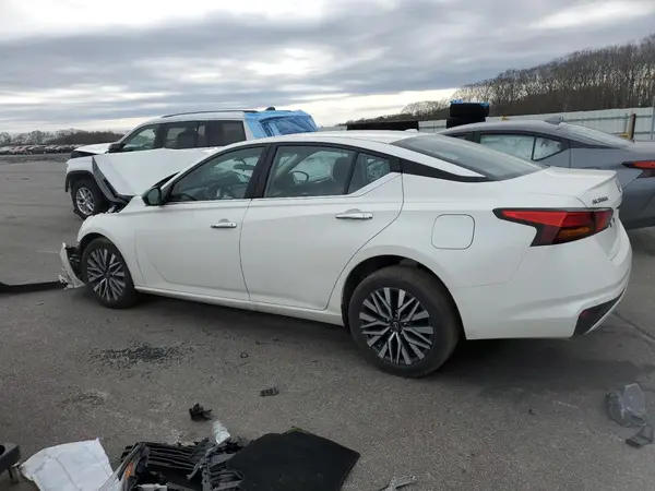 1N4BL4DV9RN432458 2024 NISSAN ALTIMA - Image 2