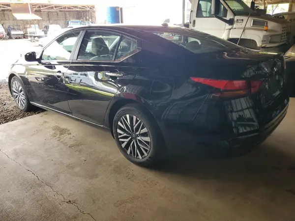 1N4BL4DV9SN300287 2025 NISSAN ALTIMA - Image 2