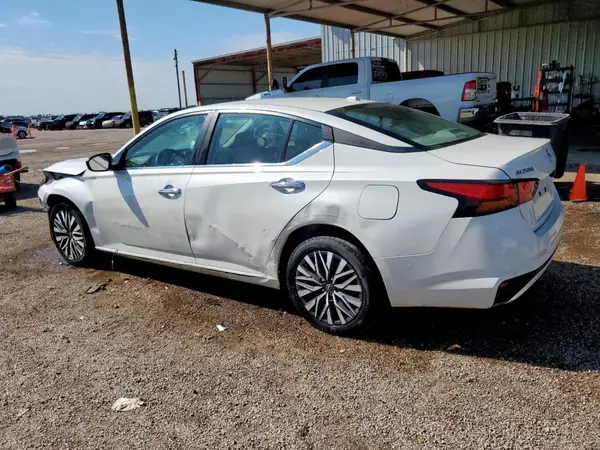 1N4BL4DV9SN304761 2025 NISSAN ALTIMA - Image 2