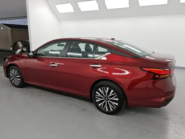 1N4BL4DV9SN307790 2025 NISSAN ALTIMA - Image 2