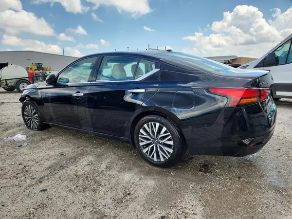 1N4BL4DV9SN314562 2025 NISSAN ALTIMA - Image 2