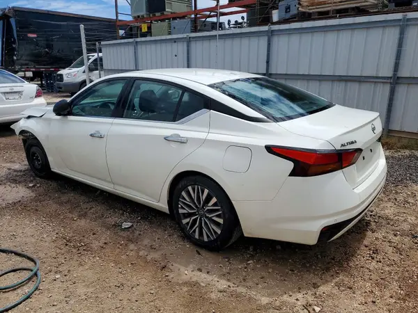 1N4BL4DV9SN318076 2025 NISSAN ALTIMA - Image 2