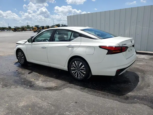 1N4BL4DV9SN333001 2025 NISSAN ALTIMA - Image 2