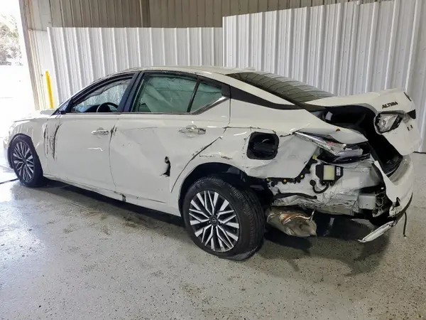 1N4BL4DV9SN347240 2025 NISSAN ALTIMA - Image 2