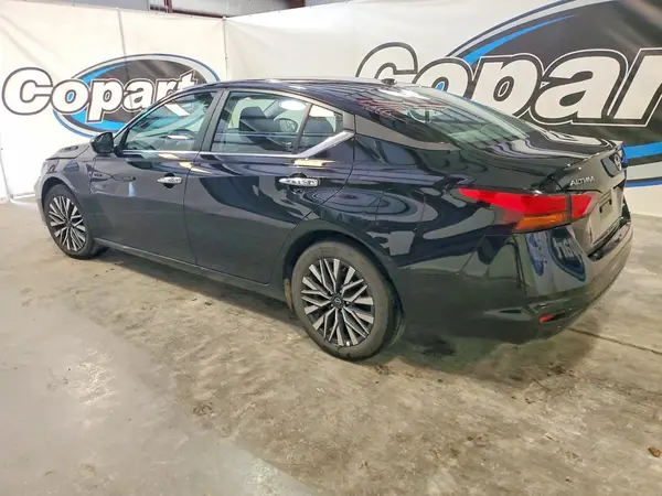 1N4BL4DV9SN350414 2025 NISSAN ALTIMA - Image 2
