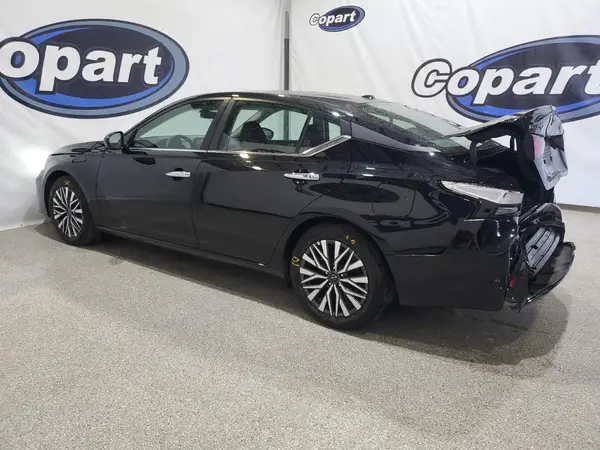 1N4BL4DV9SN352230 2025 NISSAN ALTIMA - Image 2