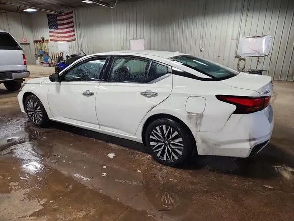 1N4BL4DV9SN353636 2025 NISSAN ALTIMA - Image 2