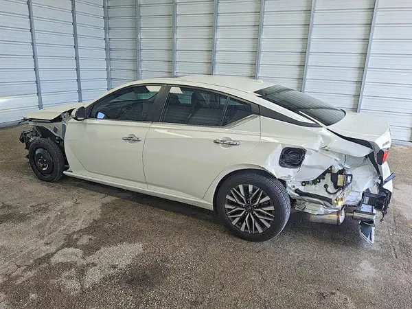 1N4BL4DV9SN356388 2025 NISSAN ALTIMA - Image 2