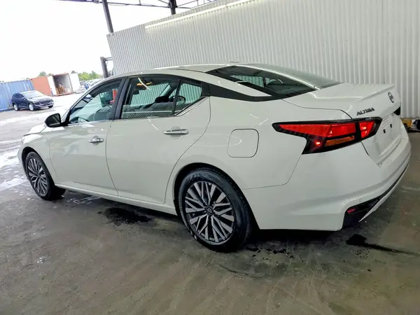 1N4BL4DV9SN357864 2025 NISSAN ALTIMA - Image 2