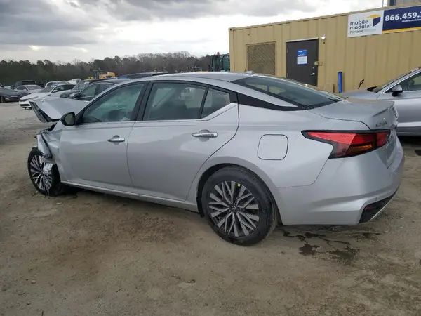 1N4BL4DV9SN365477 2025 NISSAN ALTIMA - Image 2