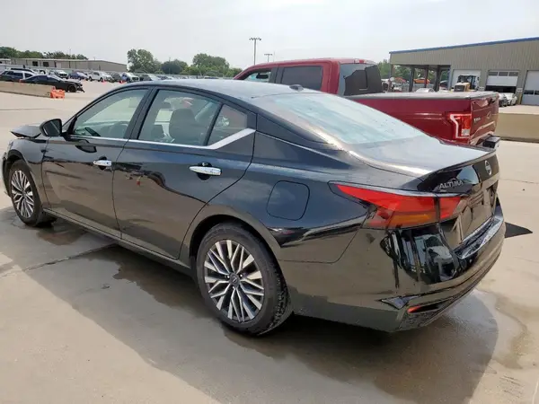1N4BL4DV9SN368038 2025 NISSAN ALTIMA - Image 2