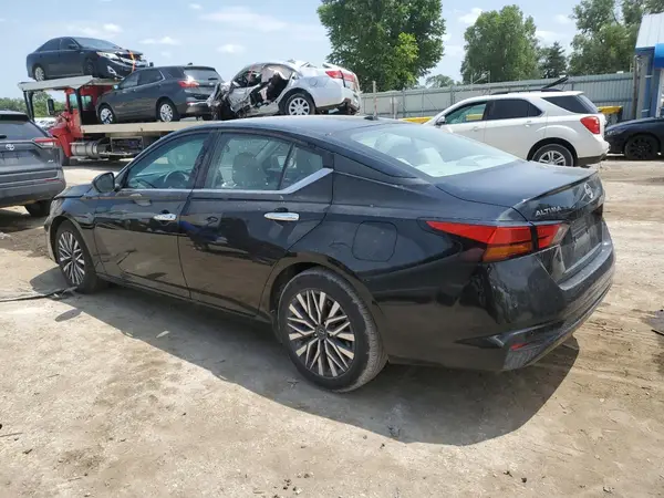 1N4BL4DV9SN369397 2025 NISSAN ALTIMA - Image 2