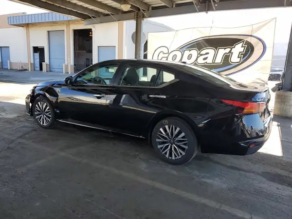 1N4BL4DV9SN371134 2025 NISSAN ALTIMA - Image 2