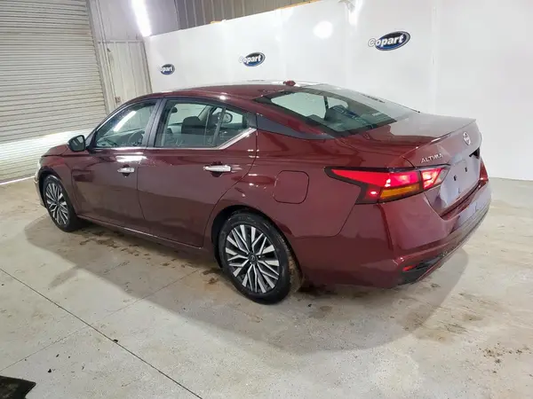 1N4BL4DV9SN375748 2025 NISSAN ALTIMA - Image 2