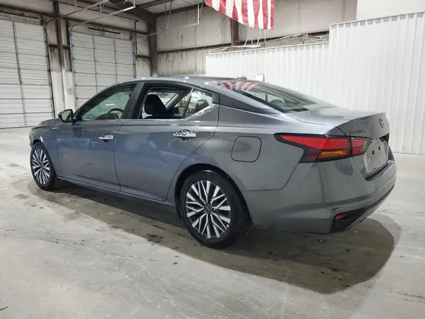 1N4BL4DV9SN381419 2025 NISSAN ALTIMA - Image 2
