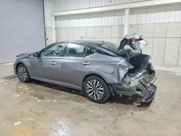 1N4BL4DV9SN382683 2025 NISSAN ALTIMA - Image 2