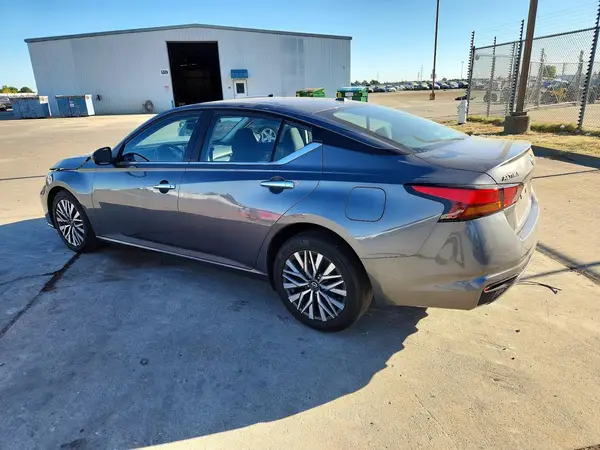 1N4BL4DV9SN382702 2025 NISSAN ALTIMA - Image 2