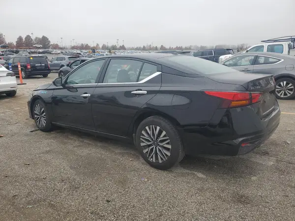 1N4BL4DV9SN383266 2025 NISSAN ALTIMA - Image 2