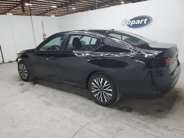 1N4BL4DV9SN383719 2025 NISSAN ALTIMA - Image 2