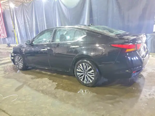 1N4BL4DV9SN384613 2025 NISSAN ALTIMA - Image 2