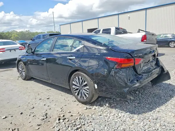 1N4BL4DV9SN384742 2025 NISSAN ALTIMA - Image 2