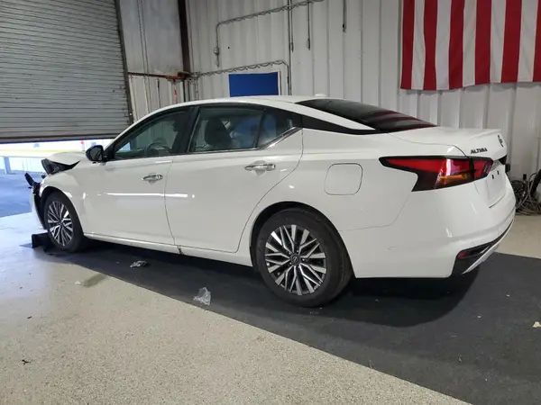 1N4BL4DV9SN393733 2025 NISSAN ALTIMA - Image 2