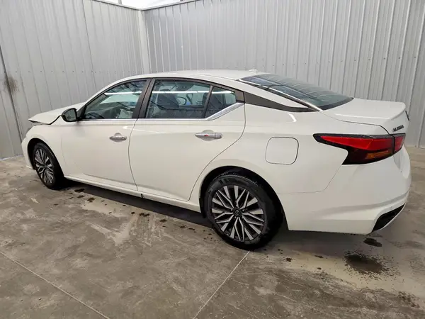 1N4BL4DV9SN393795 2025 NISSAN ALTIMA - Image 2