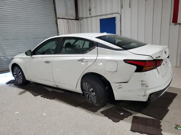 1N4BL4DV9SN394140 2025 NISSAN ALTIMA - Image 2
