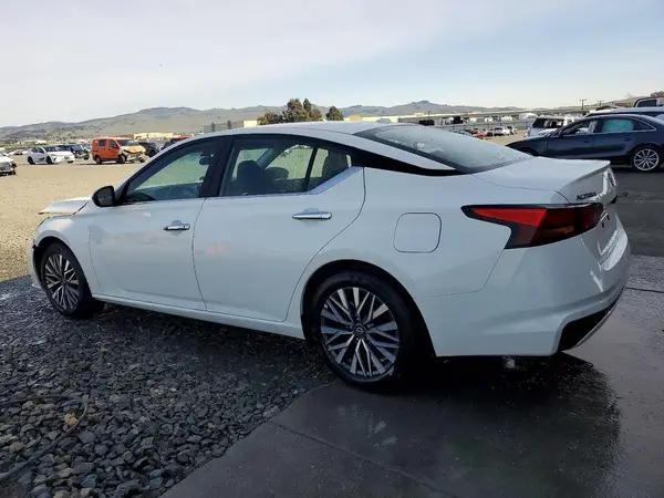 1N4BL4DV9SN401166 2025 NISSAN ALTIMA - Image 2