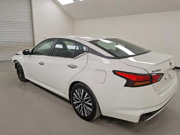 1N4BL4DV9SN401359 2025 NISSAN ALTIMA - Image 2