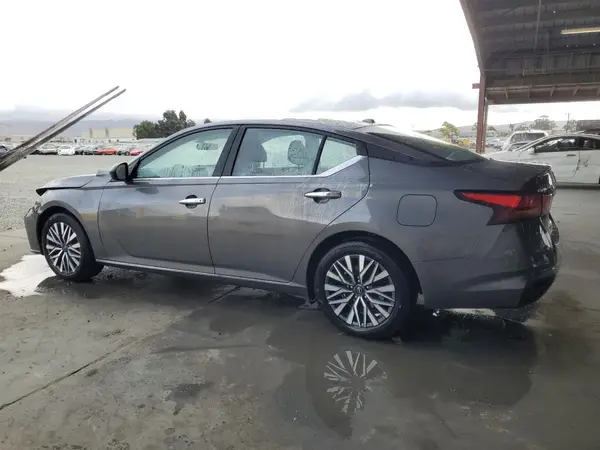1N4BL4DV9SN403810 2025 NISSAN ALTIMA - Image 2
