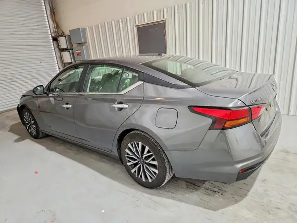 1N4BL4DV9SN403953 2025 NISSAN ALTIMA - Image 2