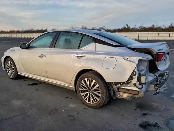 1N4BL4DV9SN412331 2025 NISSAN ALTIMA - Image 2