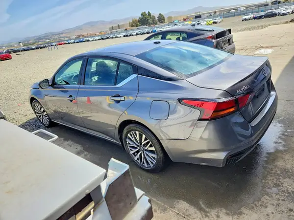 1N4BL4DV9TN321268 2026 NISSAN ALTIMA - Image 2