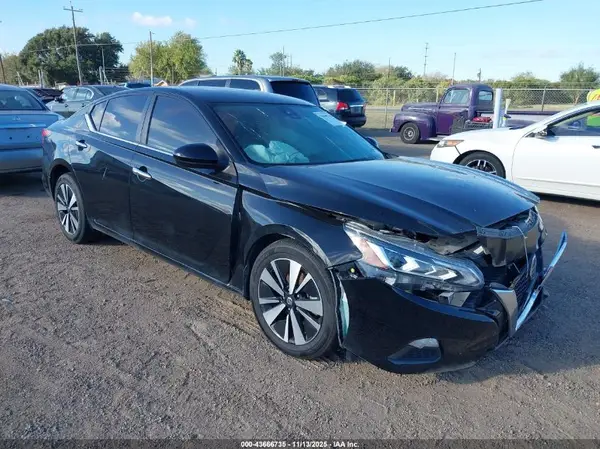1N4BL4DVXNN330404 2022 NISSAN ALTIMA - Image 1