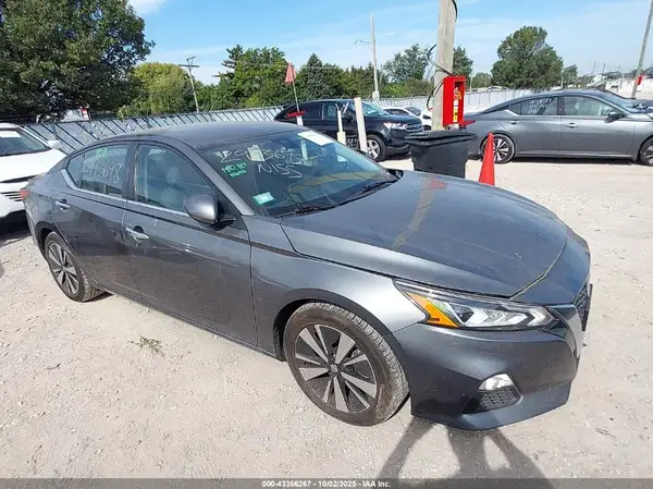 1N4BL4DVXNN385726 2022 NISSAN ALTIMA - Image 1