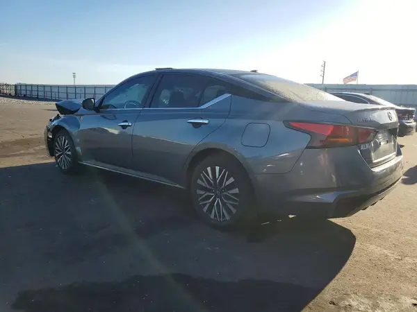 1N4BL4DVXPN310799 2023 NISSAN ALTIMA - Image 2
